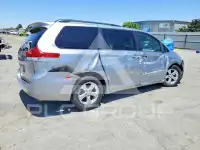 2013 Toyota SIENNA фото