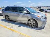 2013 Toyota SIENNA photo