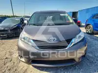 2013 Toyota SIENNA фото