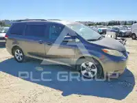 2013 Toyota SIENNA photo