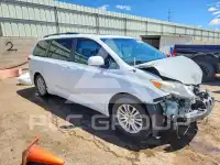 2013 Toyota SIENNA фото