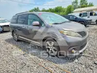 2013 Toyota SIENNA фото
