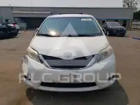 2013 Toyota SIENNA фото