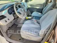 2013 Toyota SIENNA фото