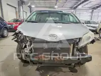 2013 Toyota SIENNA фото