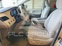 2013 Toyota SIENNA фото
