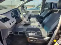 2013 Toyota SIENNA фото