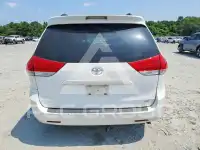 2013 Toyota SIENNA фото
