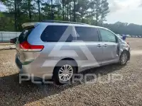 2013 Toyota SIENNA фото