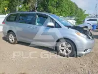 2013 Toyota SIENNA фото