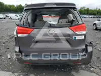 2013 Toyota SIENNA photo
