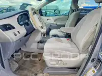 2013 Toyota SIENNA фото