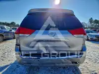 2013 Toyota SIENNA фото