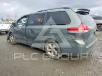 2013 Toyota SIENNA фото