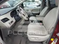 2013 Toyota SIENNA photo