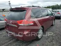 2013 Toyota SIENNA photo