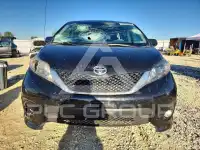 2013 Toyota SIENNA фото