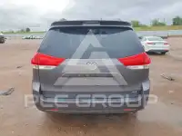 2013 Toyota SIENNA фото