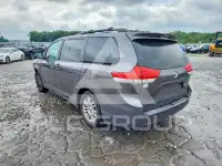 2013 Toyota SIENNA фото