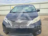2013 Toyota SIENNA фото