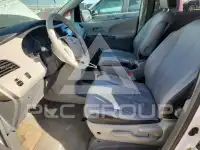 2013 Toyota SIENNA photo