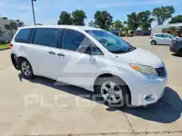 2013 Toyota SIENNA photo