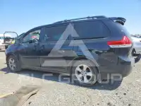2013 Toyota SIENNA photo
