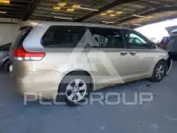 2013 Toyota SIENNA фото