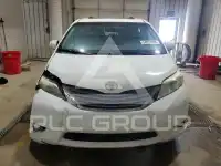 2013 Toyota SIENNA фото