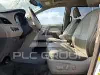 2013 Toyota SIENNA фото