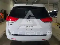 2013 Toyota SIENNA фото