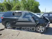 2013 Toyota SIENNA photo