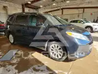2013 Toyota SIENNA photo