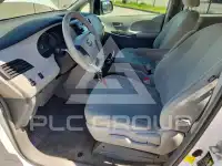 2013 Toyota SIENNA photo
