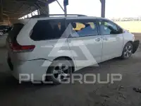 2013 Toyota SIENNA photo