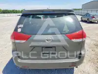 2013 Toyota SIENNA фото