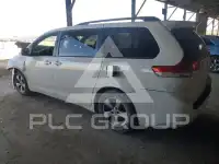 2013 Toyota SIENNA photo