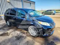 2013 Toyota SIENNA photo