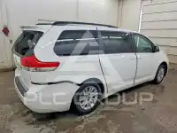 2013 Toyota SIENNA фото
