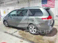 2013 Toyota SIENNA фото