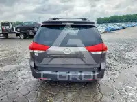 2013 Toyota SIENNA фото