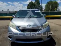 2013 Toyota SIENNA фото