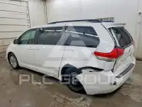 2013 Toyota SIENNA фото