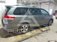 2013 Toyota SIENNA фото