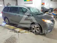 2013 Toyota SIENNA фото