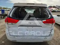 2013 Toyota SIENNA photo