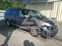 2013 Toyota SIENNA фото