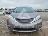 2013 Toyota SIENNA фото