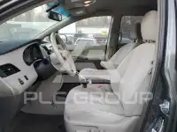 2013 Toyota SIENNA photo