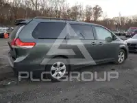 2013 Toyota SIENNA photo